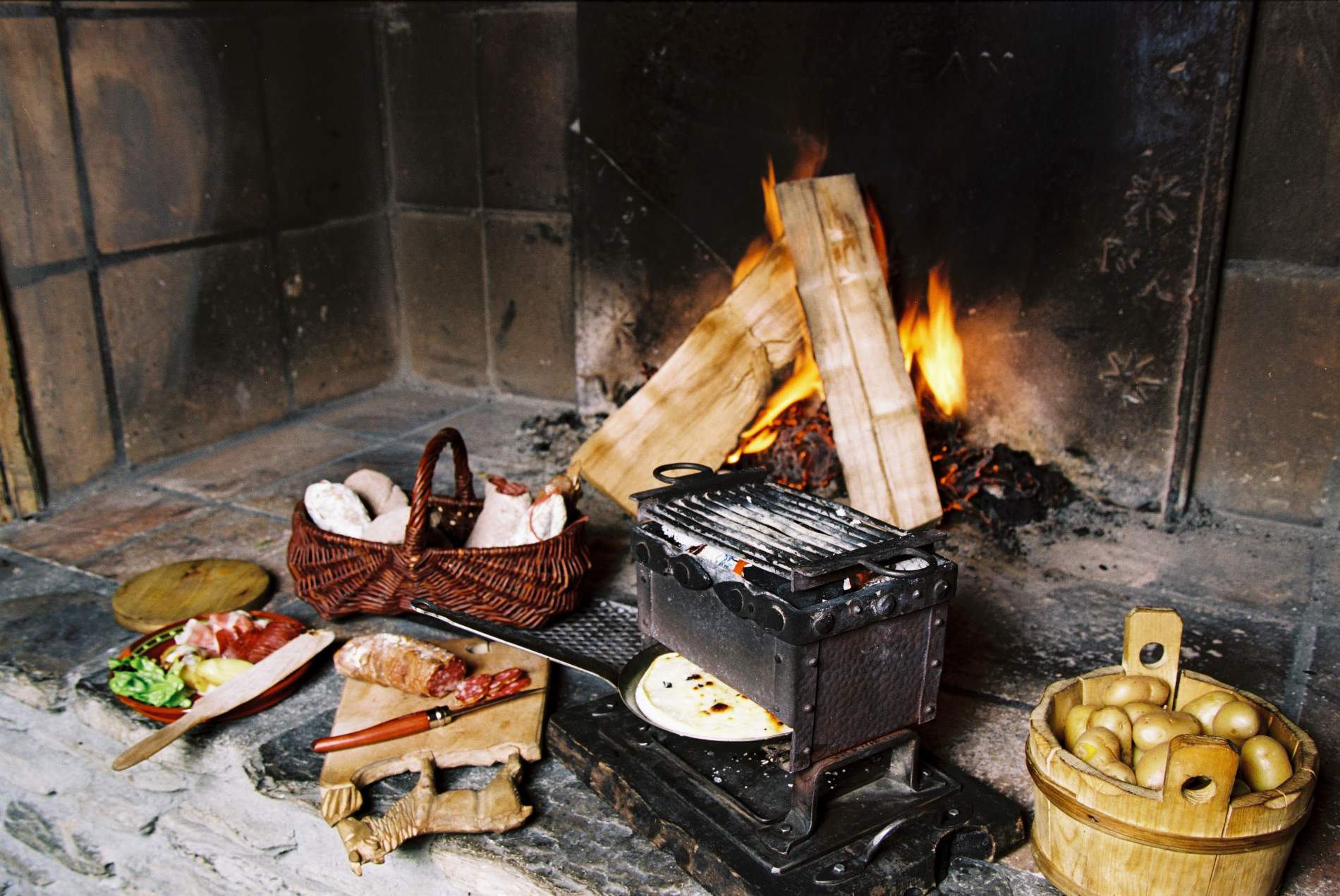 l-alpage-restaurant-fer-a-cheval-savoyard-cooking
